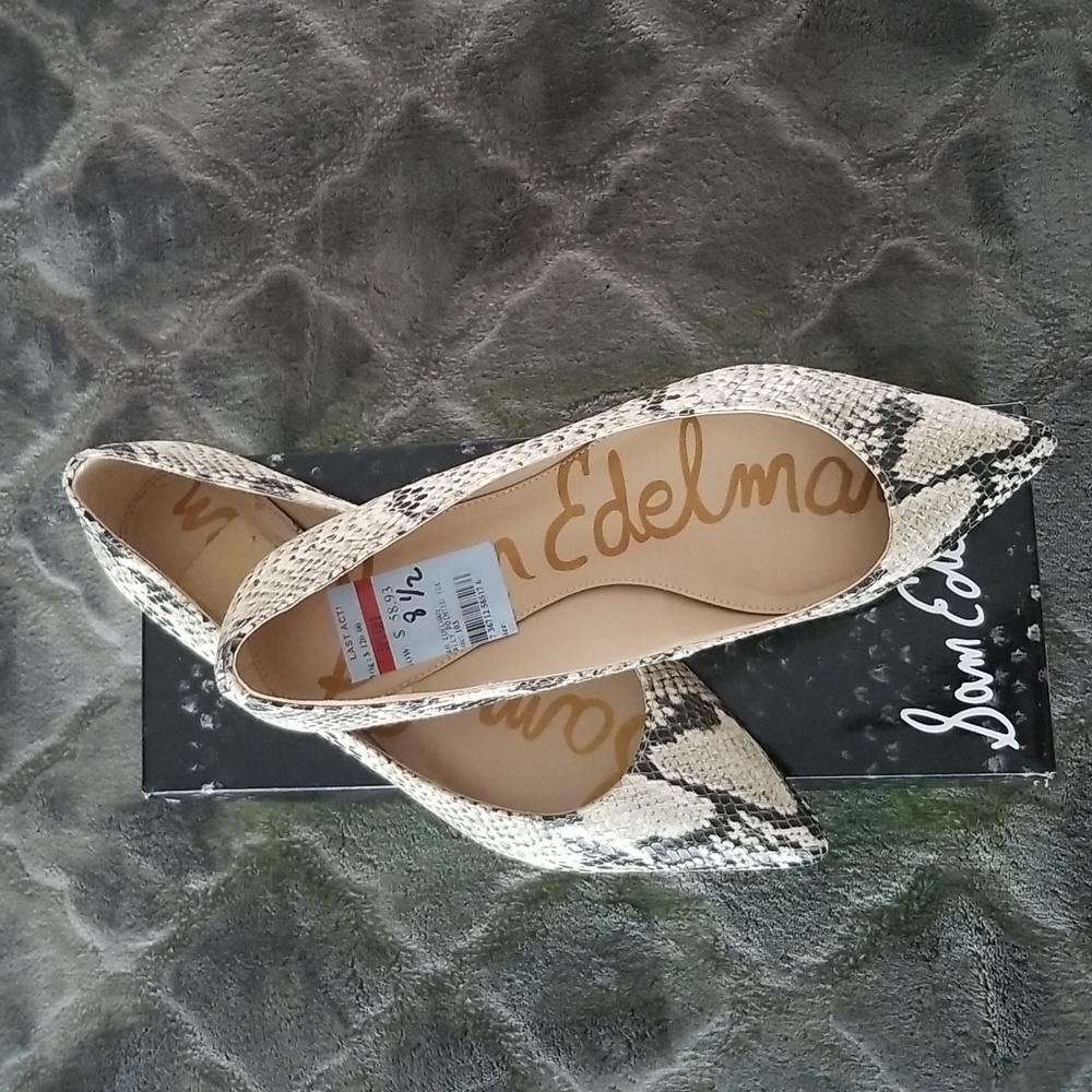 Sam Edelman size 8.5 Snake Print pointy toe shoes